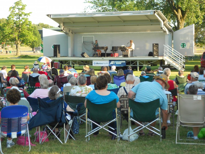 Dueling pianos perform at Concerts in the Park | The Rapidian