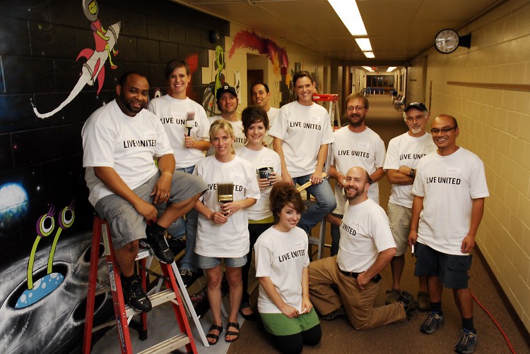 Bissel employees volunteer at Lincoln School, Day of Caring 2009.