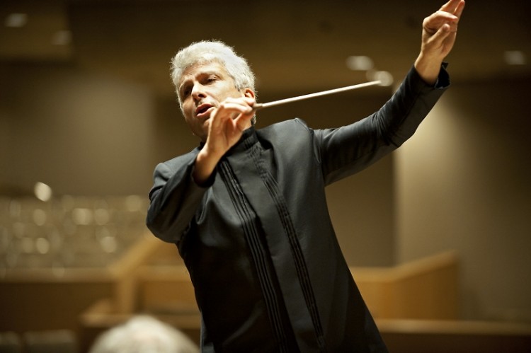 Guest conductor Peter Oundjian leads the Grand Rapids Symphony in music by Shostakovich and Mozart on Jan. 10-11.