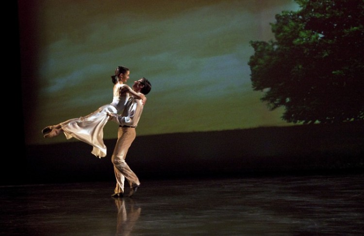 Stephen Sanford and Rachael Riley perform as Romeo and Juliet in Mario Radacovsky's "Romeo & Juliet"
