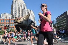 Runner with Steam Pig